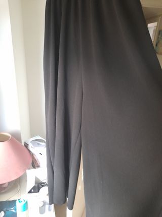 Mono negro crep talla 48 - NUEVO. Pata ancha 