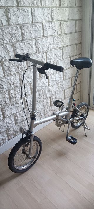 Bicicleta plegable ligera
