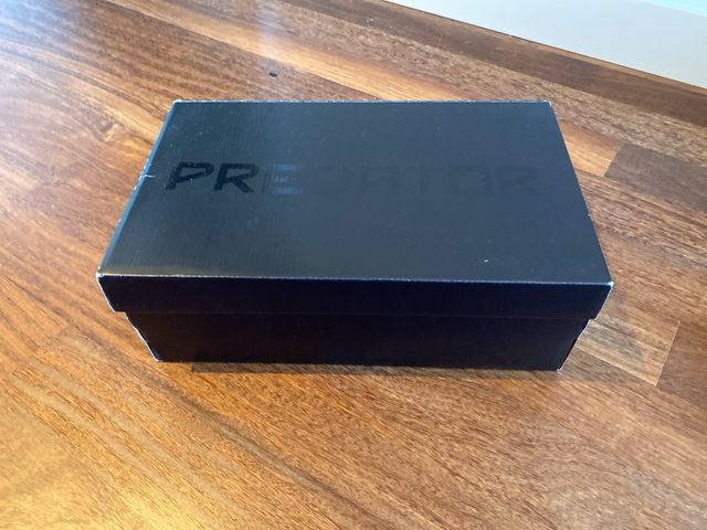 Caja zapatos Predator - Negra