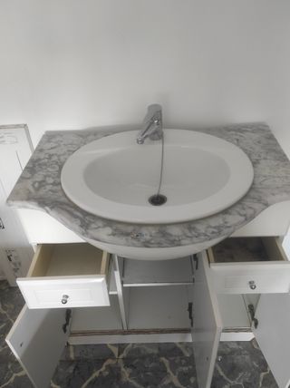 Mueble baño blanco - lavabo 
