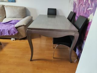 Mesa
 centro gris plata - madera y mesa auxiliar.