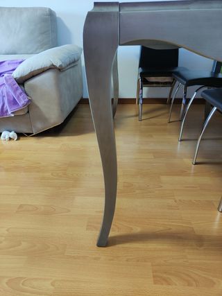 Mesa
 centro gris plata - madera y mesa auxiliar.