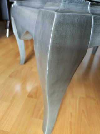 Mesa
 centro gris plata - madera y mesa auxiliar.