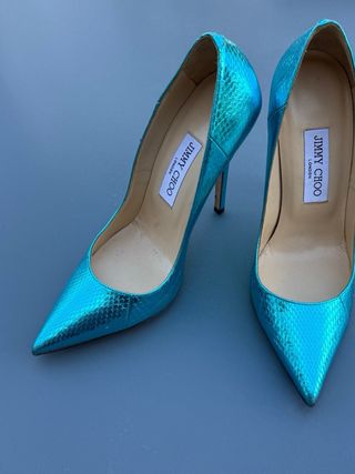 Salones Jimmy Choo turquesa efecto serpiente