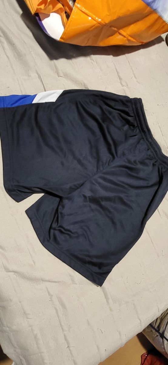 Jesuitas 1 sudadera - 2 camisetas , 1 pantaloneta