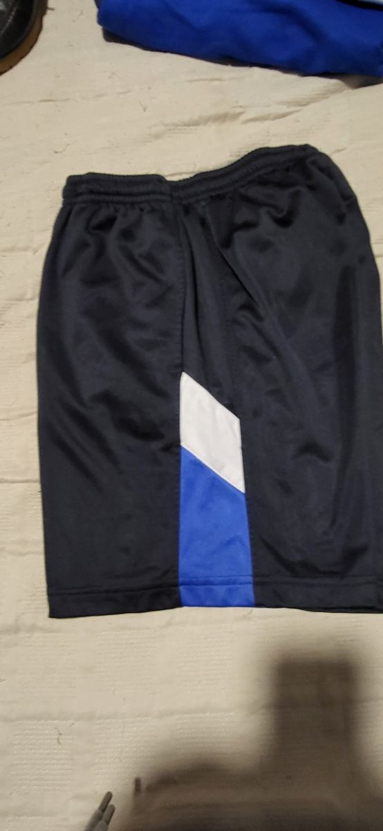 Jesuitas 1 sudadera - 2 camisetas , 1 pantaloneta