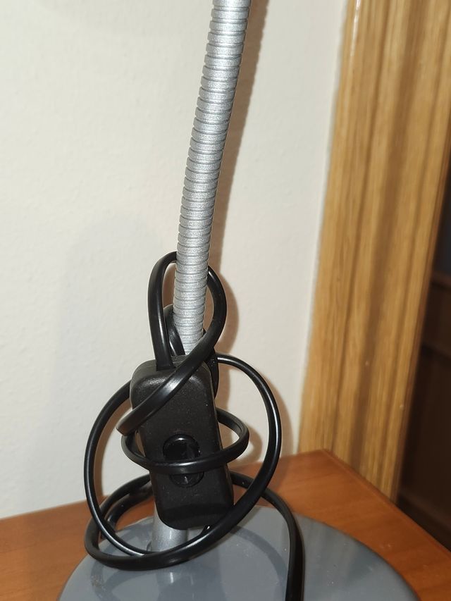 Flexo lámpara de pinza gris negociable