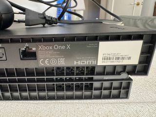 Xbox One X y juego Call of Duty MW