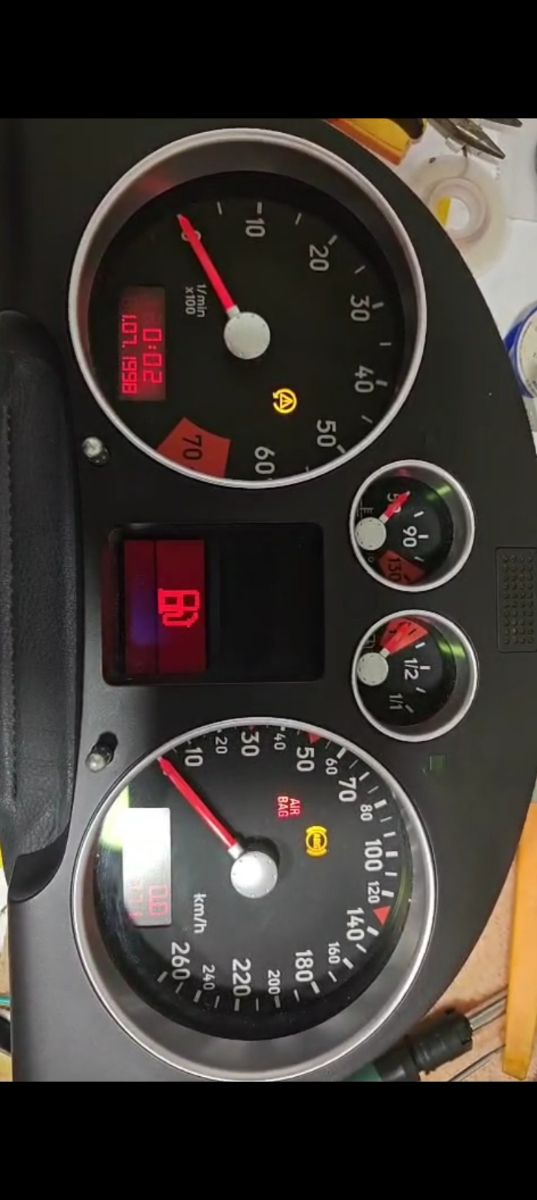 Cuadro instrumentos Audi TT Mk1.RECONSTRUIDO.