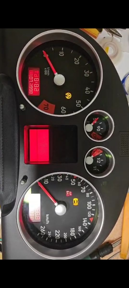Cuadro instrumentos Audi TT Mk1.RECONSTRUIDO.
