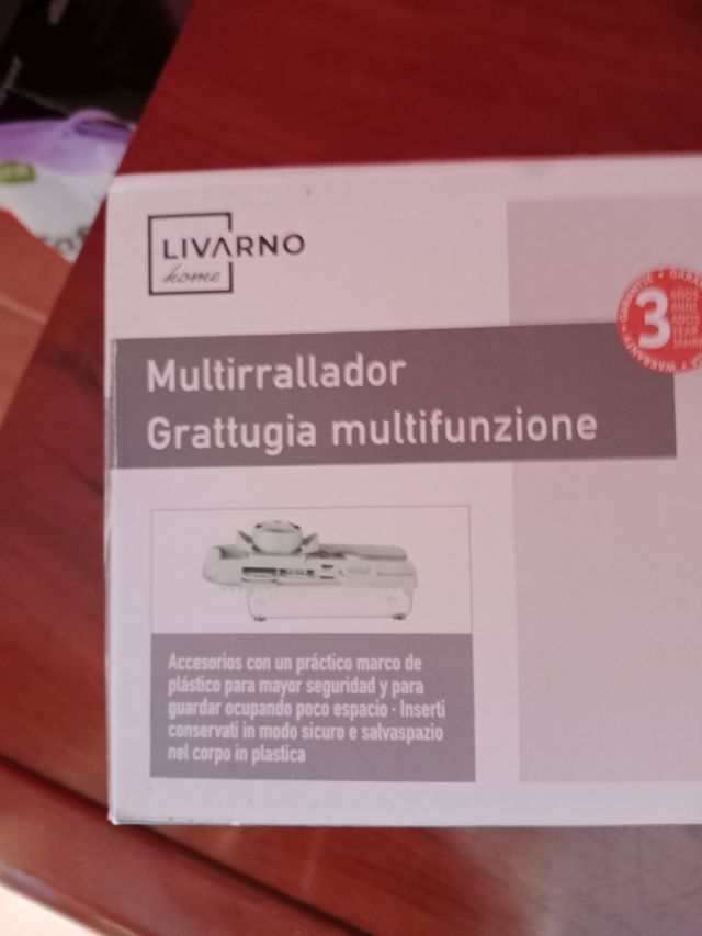 Rallador multifunción verde claro sin usar nuevo