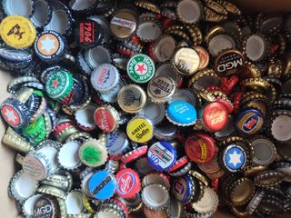 Scatola di bottiglie di birra da 4'5 kg e bevande varie