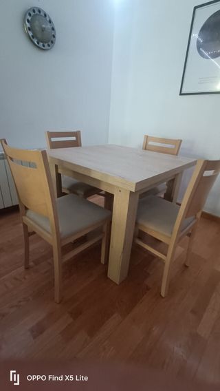 Mesa + 4 sillas comedor
