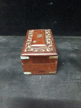 Caja madera tallada vintage