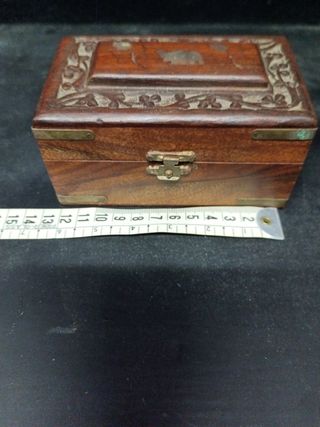 Caja madera tallada vintage