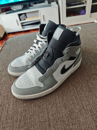 Jordan 1 Mid Gris Claro