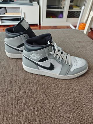 Jordan 1 Mid Gris Claro