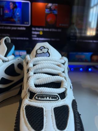 Zapatillas LV blancas y negras