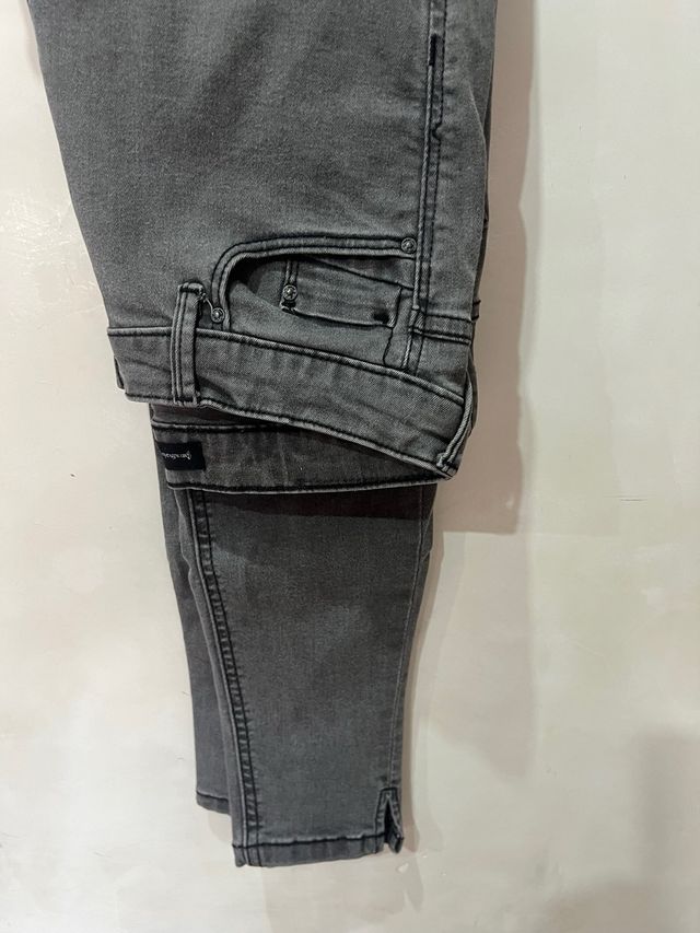 Pantalones grises niña