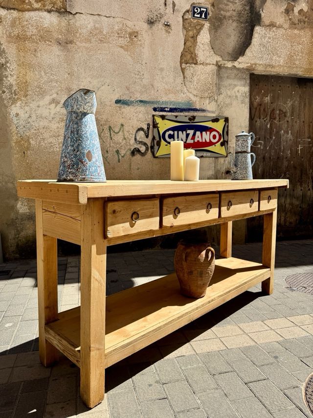 Banco carpintero antiguo. Mostrador. Restaurado