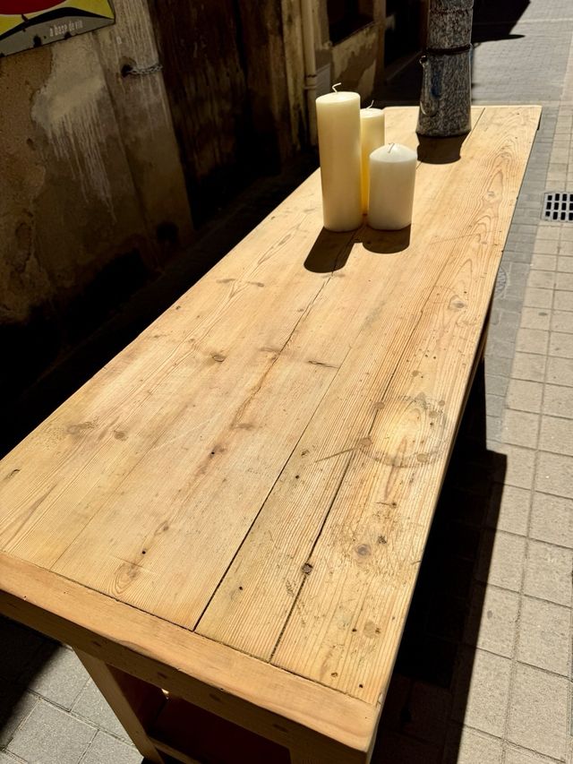 Banco carpintero antiguo. Mostrador. Restaurado