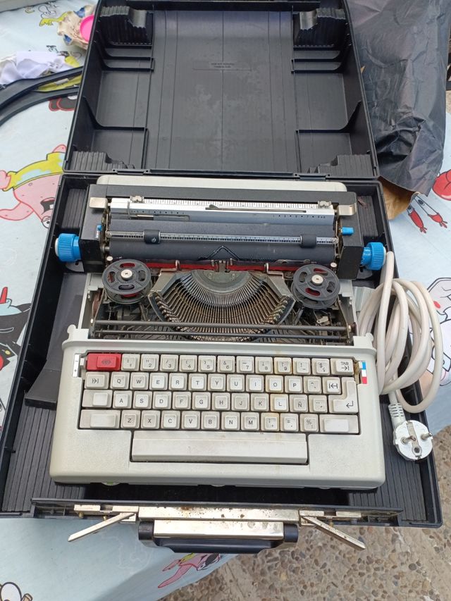 Máquina escribir Olivetti Lettera 36