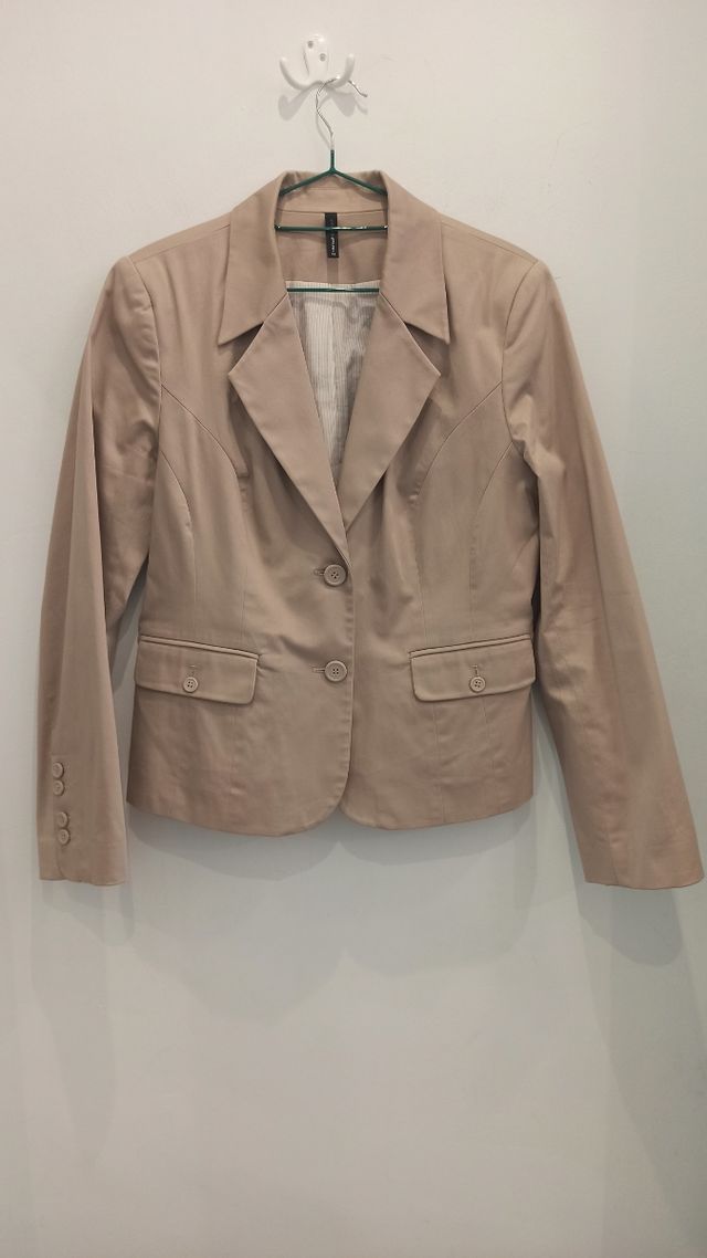 Chaqueta beige mujer