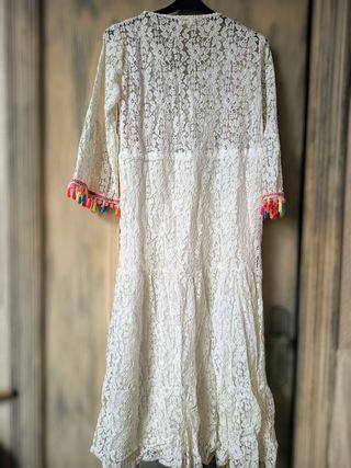 Vestido blanco hippie, la marca no es la que pone 