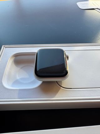Apple Watch Series 6 Plata - No Enciende