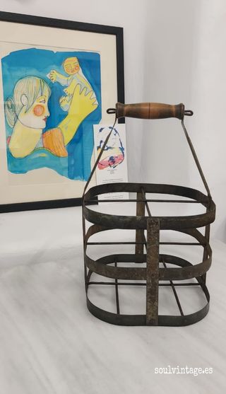 Antigua cesta metálica