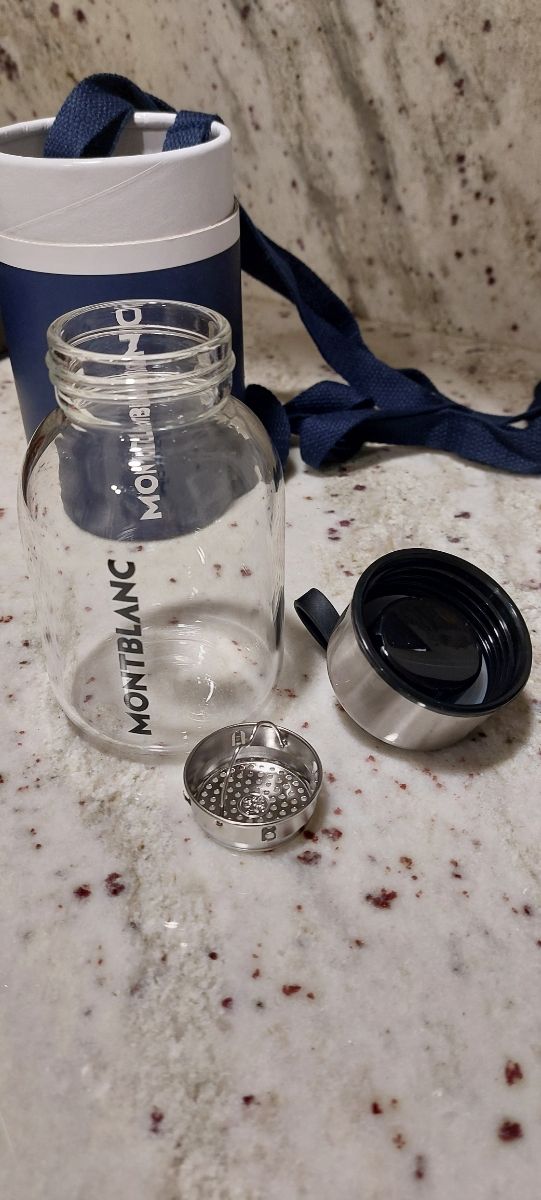 Botella cristal Montblanc con funda