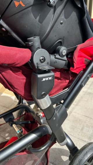 Carrito bebé Jane Trider rojo y negro 