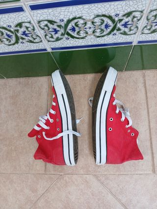 Zapatillas rojas altas