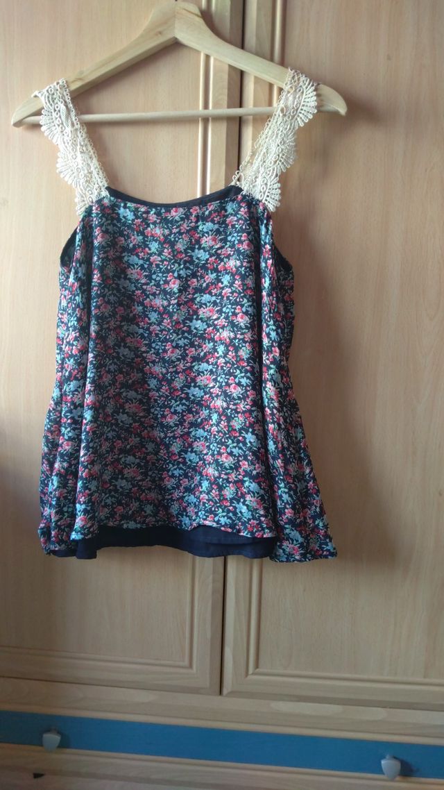 Blusa Okeysi floral multicolor