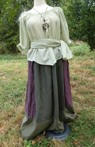 Traje campesina medieval - Verde oliva y morado