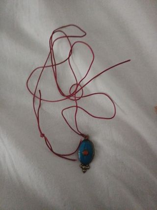 Collar azul y rojo marroquí