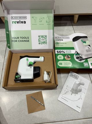 Sierra de calar Black+Decker Reviva 12V