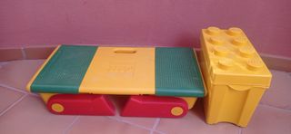 Mesa y caja LEGO vintage