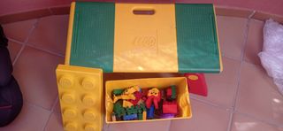 Mesa y caja LEGO vintage