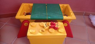 Mesa y caja LEGO vintage