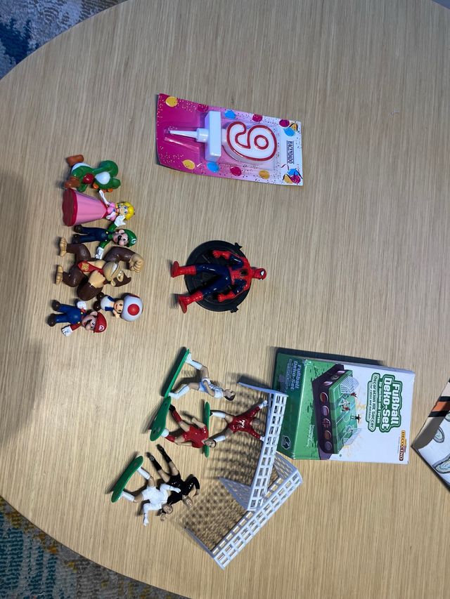 Decoracion tarta cumple: figuras 