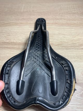 Sillín Essax - Aletas Tiburón