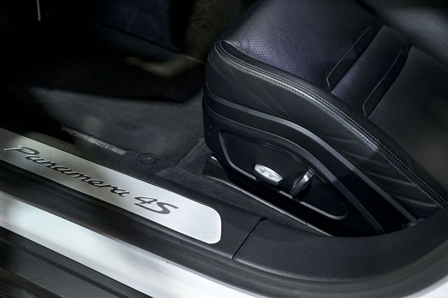 Porsche Panamera   4S 