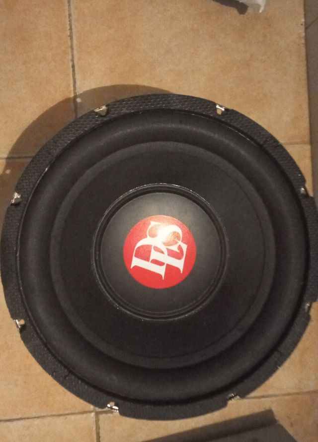 Bomo de música como se puede apreciar en las fotos