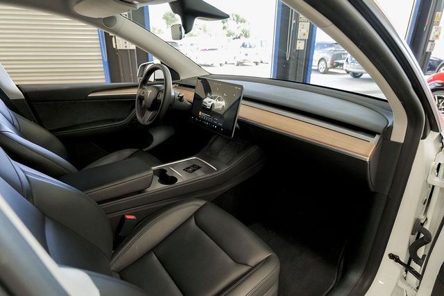 Tesla Model Y   Performance 4WD 