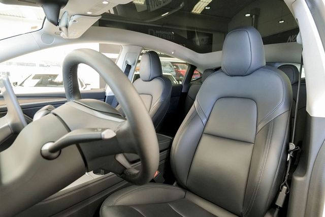 Tesla Model Y   Performance 4WD 