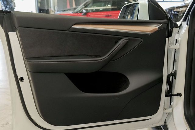 Tesla Model Y   Performance 4WD 