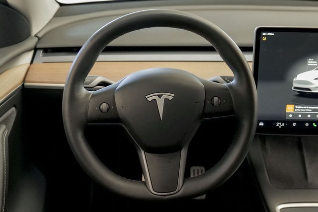 Tesla Model Y   Performance 4WD 