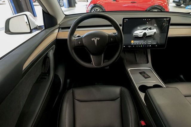 Tesla Model Y   Performance 4WD 