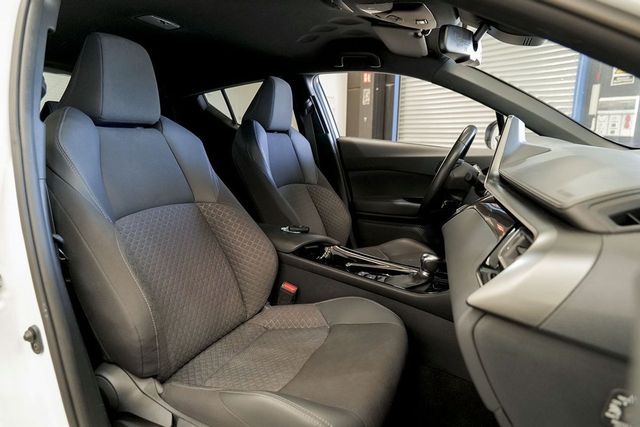 Toyota C-HR   2.0 180H Advance 